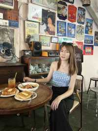 This kopitiam has an aesthetic 80/90's era vibe at Kuantan