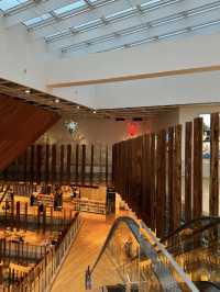 Toyama Glass Art Museum – A Shimmering Jewel in the Heart of Town  