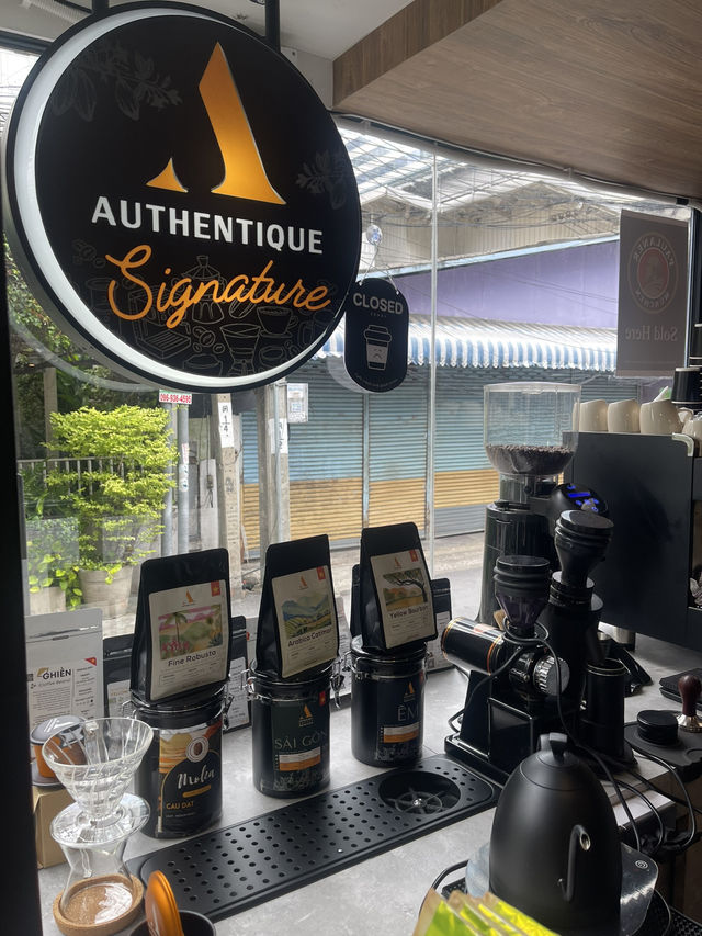Authentique Vietnamese Specialty Coffee📍Silom