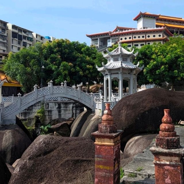 Kek Lok Si寺院：壮大な信仰の聖地と心の安らぎ