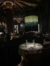 คลับร้านอาหารรวมอยู่ในที่เดียวในดูใบ