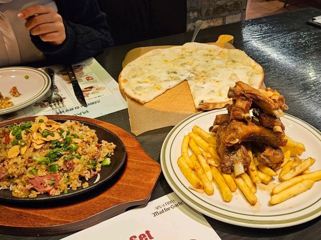 There are garlic in every single menu in this restaurant!!!