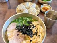 🍜 濟州機場旁的暖胃好味道：소길국수刀削麵店，大推！