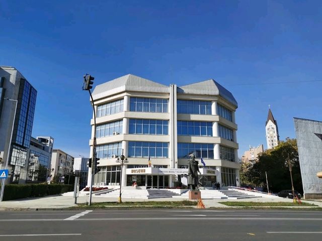 루마니아 바카우 율리안 안토네스쿠 박물관
