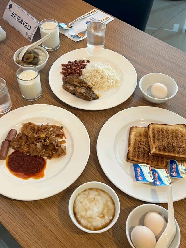 🏙️✨ Hotel Granada Johor Bahru – Stylish Stay in Bukit Indah’s Buzzing Zone! 💼🛏️