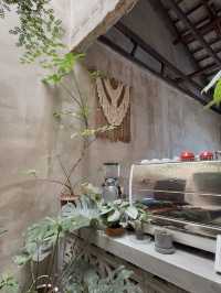 Rustic Vibes, Indoor Trees, and Cat Company: Grind.jb Café in Taman Sentosa