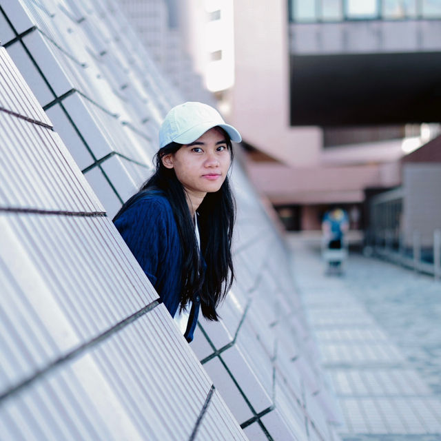Hong Kong Cultural Centre – สัมผัสศิลปะริมน้ำ