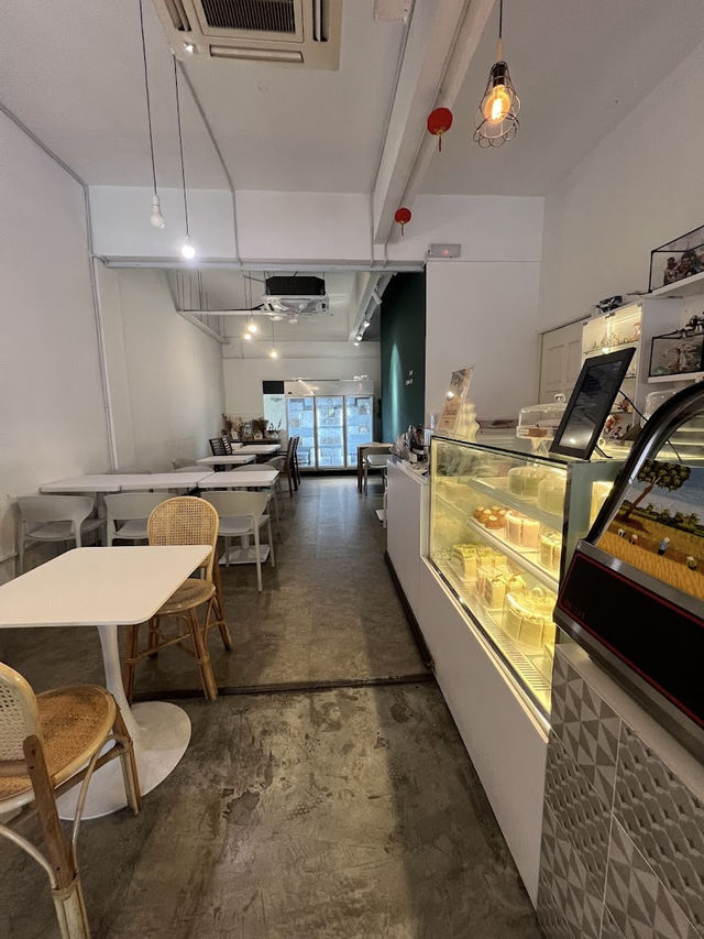 Coastal Coffee Club Kota Kinabalu, Artisanal Cakes and Calm in Damai 