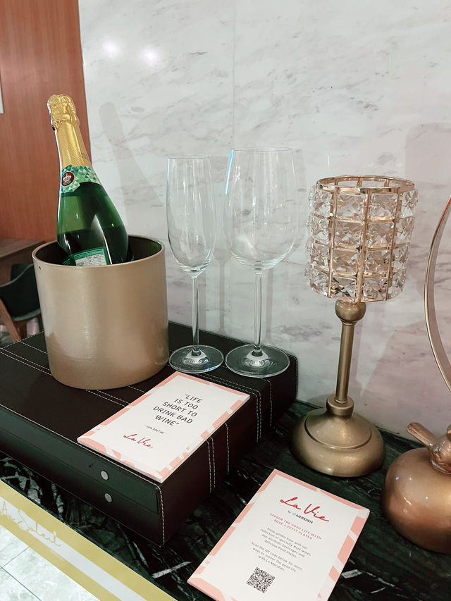 “Luxurious Comfort at Le Méridien Putrajaya” 