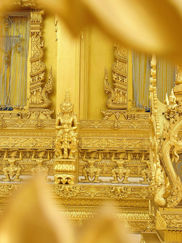 พระอุโบสถสีทอง วัดปากน้ำโจ้โล้ ฉะเชิงเทรา