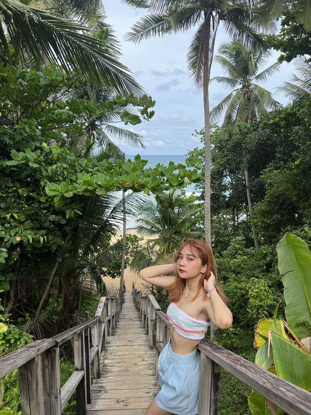 Naithon beach wooden bridge
