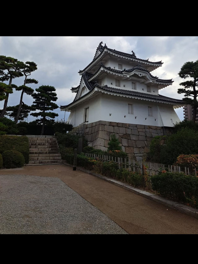 【香川旅】海と城が融合した絶景スポット!高松城跡・玉藻公園で歴史と癒しを満喫 【香川旅】海と城が融合した絶景スポット!高松城跡・玉藻公園で歴史と癒しを満喫