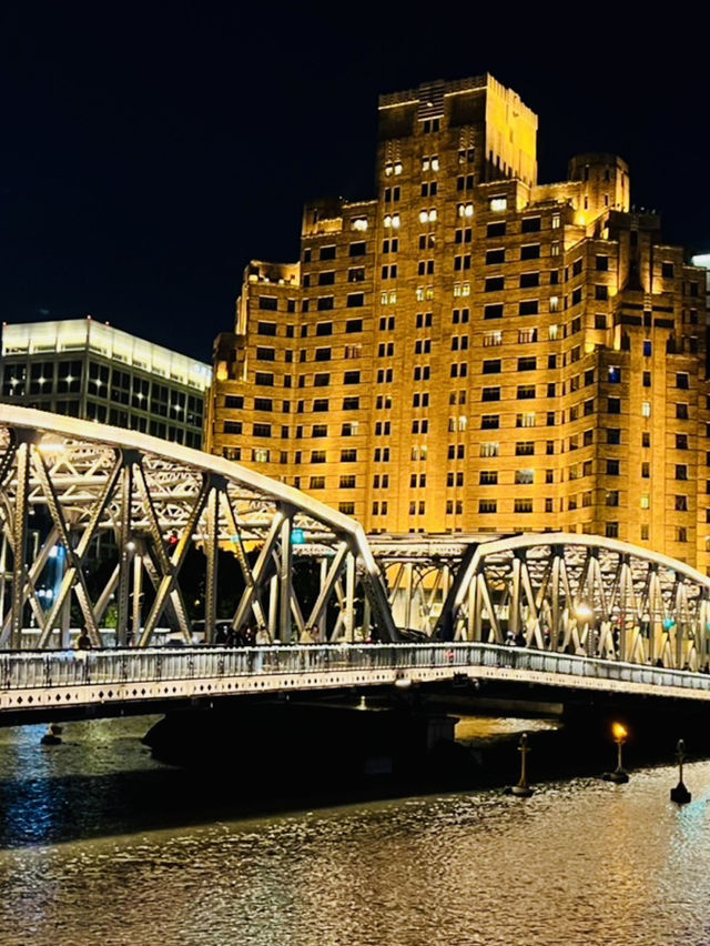 An Iconic Steel Archway Bridging Shanghai's Past and Present An Iconic Steel Archway Bridging Shanghai's Past and Present