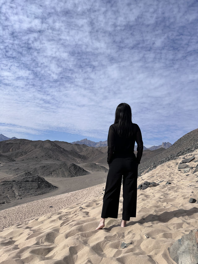 ［埃及旅遊］撒哈拉沙漠🏜️在一望無際的沙漠裡飆沙爬沙丘