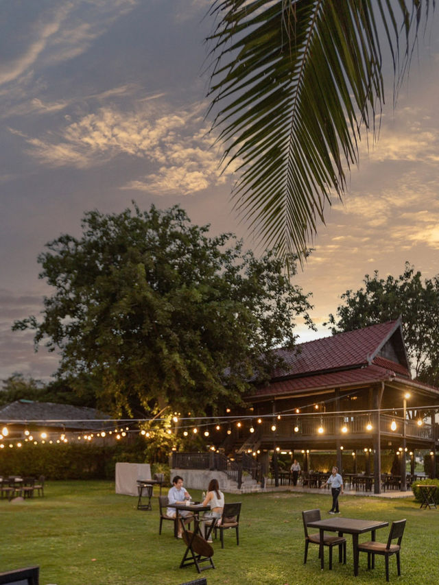 Baan Dum Oceanfront Seafood