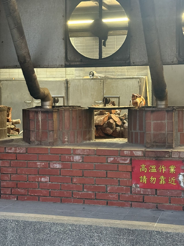 宜蘭超chill行程：空氣島彈跳工廠打卡+蘇澳漁港激平生魚片！羅東夜市掃街攻略🤩