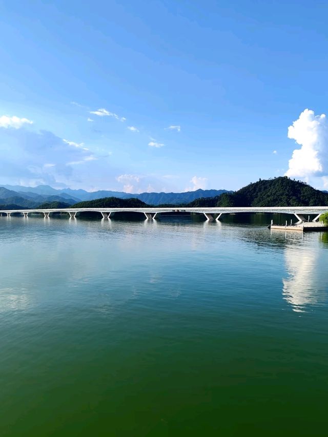 Qiandao Lake Secrets: From Hidden Cities to Island Views