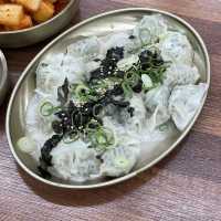 추석여행 셋째 날 아침! 현지인들이 추천해 준 찐 고기국수 맛집으로 해장 완료! 🧡