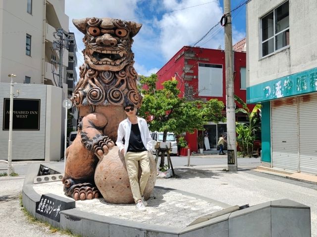 在沖繩市中心的掌紋中漫步，感受各個巷道的生機和脈動