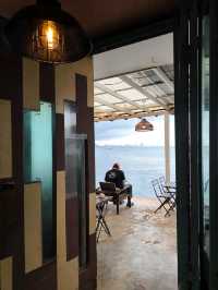 Fat submarine cafe and restaurant  เกาล้าน