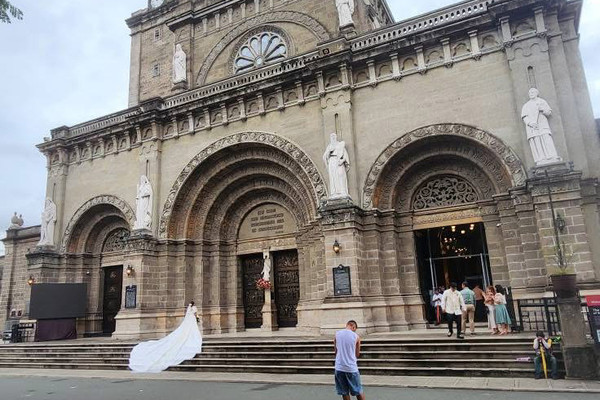 ⛪✨ フィリピンの心に響く美しさ——マニラ大聖堂で歴史と祈りを感じ