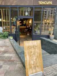 🌎 A Global Vibe at TENCUPS Café, Shibuya
