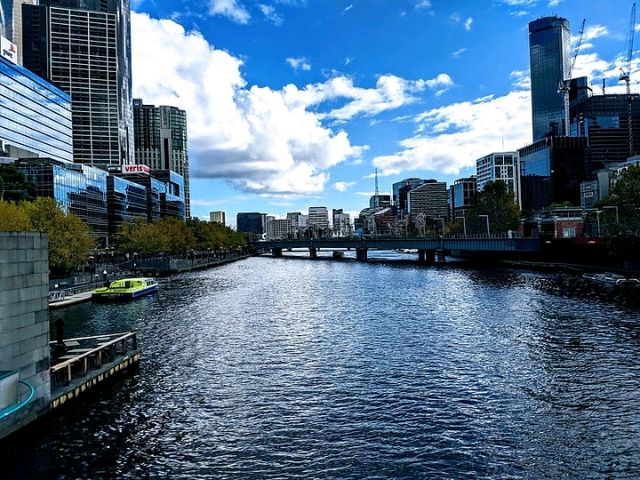 Melbourne's Secret Lanes & Culture Fix! 🎨☕️