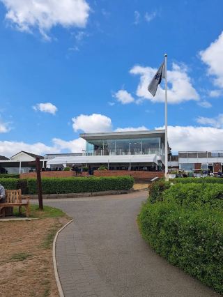 สโต๊ค บาย เนย์แลนด์ รีสอร์ท