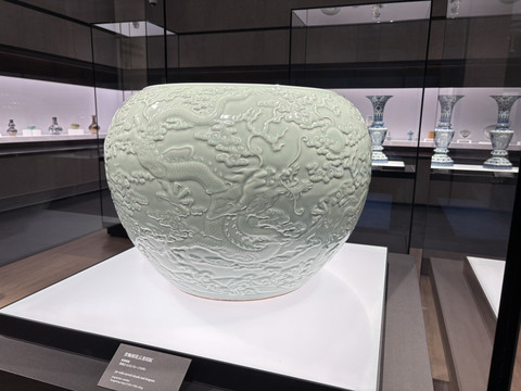 上海博物館東館｜陶磁館：1800平方メートルの釉色の山河で、中国8000年