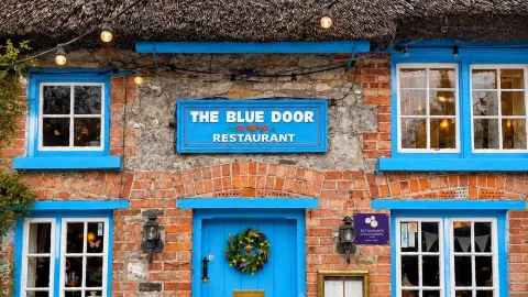 💙 The Blue Door – เสน่ห์เล็ก ๆ ที่สะดุดตาในไอร์แลนด์ 🇮🇪

 — traveler post in ลิเมอริก