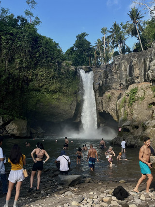 🌊 Air Terjun Tegenungan, Bali — Indah tapi Ramai!