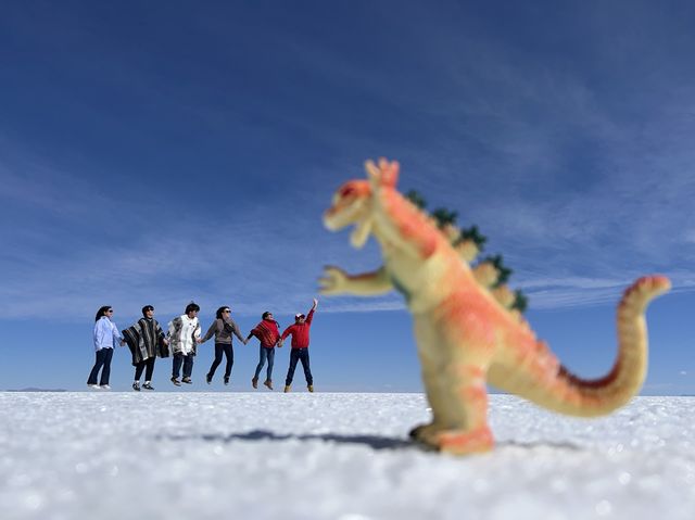 【ウユニ塩湖】トリック写真