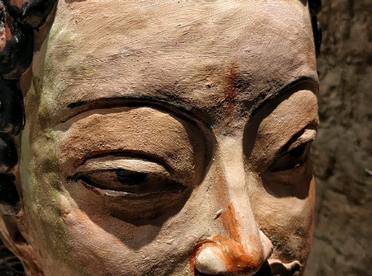 🪨 徐美山石窟 | 石に刻まれた千年にも及ぶ仏教美術 | Trip.com 固原