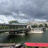 An enjoyable afternoon in Paris!