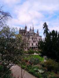 🏰 A Guide to Visiting Quinta da Regaleira 🌿✨