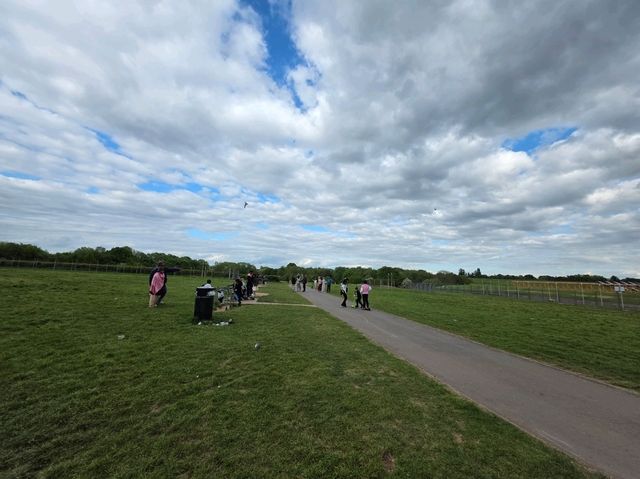 A Perfect Summer Day at Birmingham Airport Viewing Area – A Hidden Gem in Sheldon Country Park