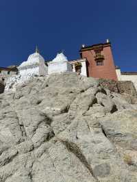 Royal Palace lost in mountains 