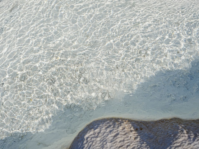 絶景！自然が創り出した白と青の世界