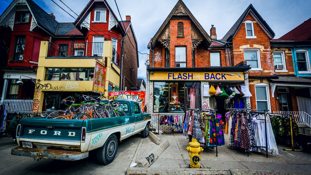 A Toronto Travel Guide for Solo Travelers