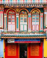 Explore the colorful Little India 🌈