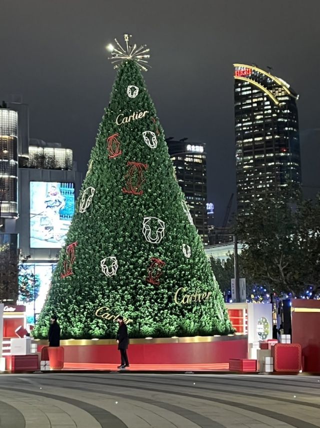 上海南京西路:聖誕節的絕佳打卡地,讓你感受濃郁的節日氛圍 上海南京西路:聖誕節的絕佳打卡地,讓你感受濃郁的節日氛圍