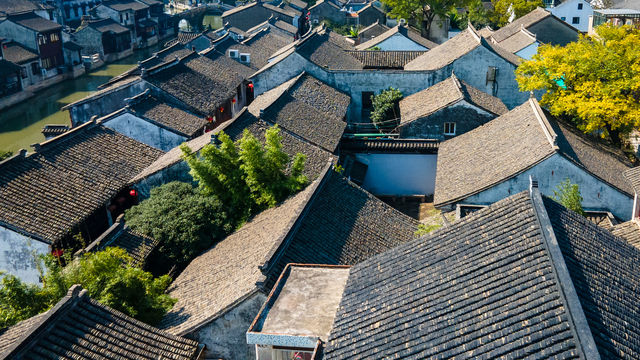昆山巴城，“百戲之師”昆曲的發源地！  巴城的文化之根在於水，這裡五湖環繞，眾多河流貫穿而過，河多橋