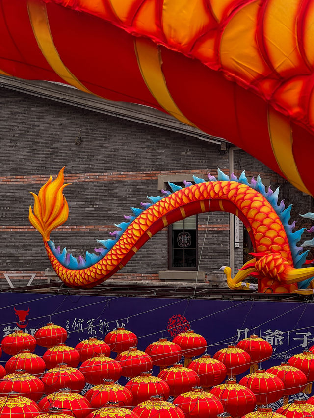 成都拍照｜打卡4條彩龍，就在地鐵口！