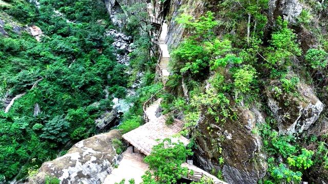 石門關：大理隱秘的瑰寶，世外桃源的徒步之旅