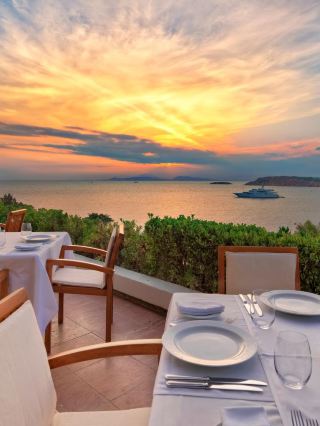 🌟 Athens Awaits: Luxe Stays at Four Seasons Astir Palace 🌊✨