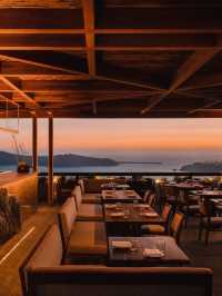 Santorini Serenity with a Luxe Twist ✨🏝️