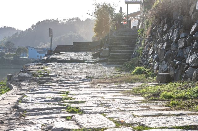夏天去歙縣漁梁壩徒步，在輕鬆旅行中欣賞“江南都江堰”！