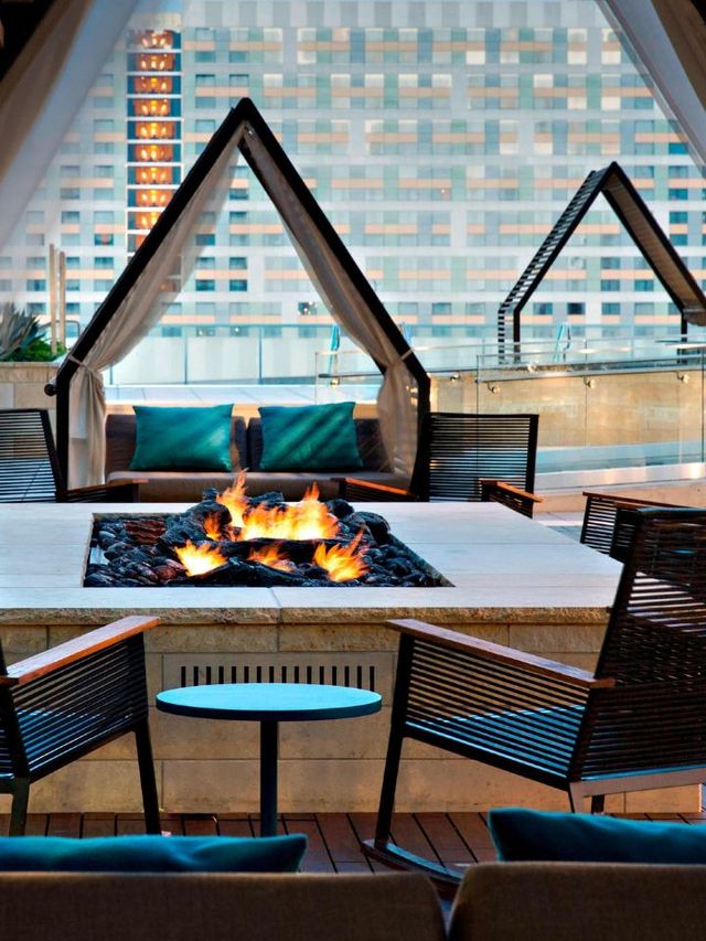 🌟 Houston's Hotspot: Marriott Marquis Magic! 🌊🏨