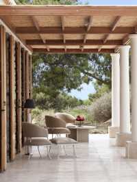 🌟 Greek Elegance & Sea Views: Amanzoe's Top Perks 🌊