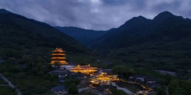 厚重大氣的綿竹吉祥寺。